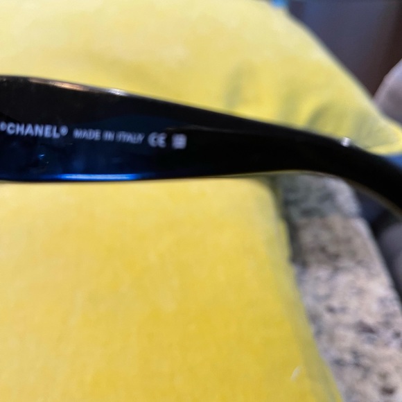 Vintage CHANEL 4117-B Sunglasses